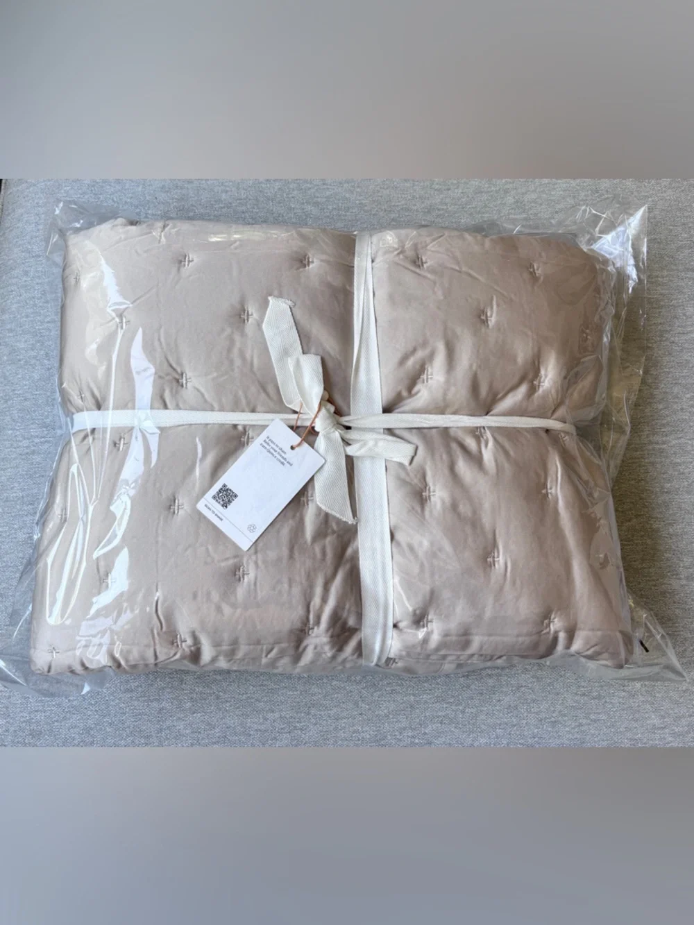 Quince Bamboo Dream Quilt Twin Sand Soft Cooling Quilt NWT